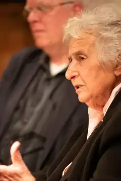 auschwitz survivor Anita Lasker-Wallfisch at a reading 2018