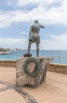 Statue von Javier Perez Ramos in Costa Adeje auf Teneriffa, Spanien.