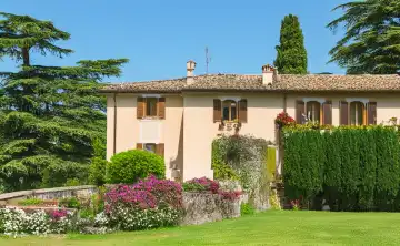 Romantisches Haus in Italien, generiert mit KI