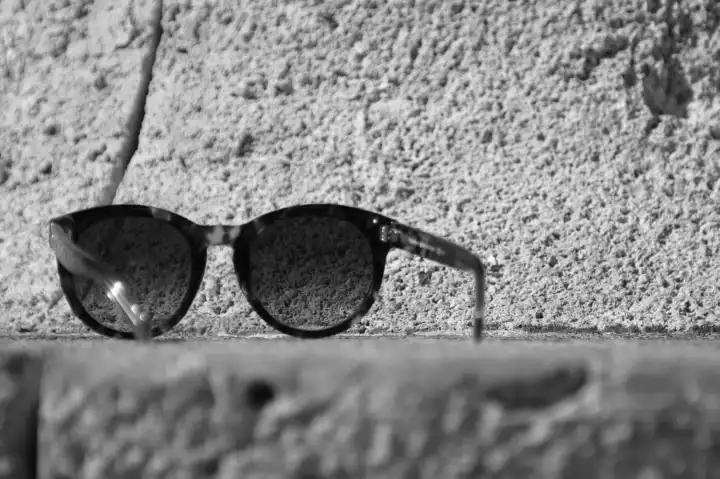 Sunglasses Version B black and white