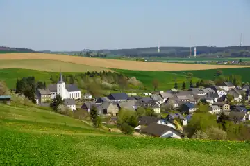 Merscheid in the Hunsrück with Morbach wind farm