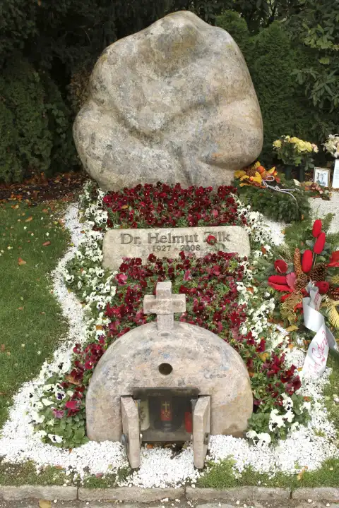 Wiener Zentralfriedhof Ehrengrab, Dr. Helmut Zilk