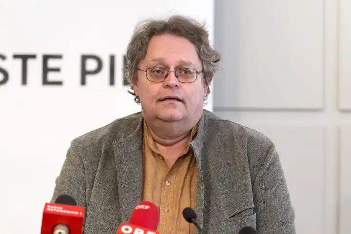 Peter Kolba, Klubobmann der Liste Pilz bei der PK Unterhaltssicherung und Kinderarmut am 07.03.2018