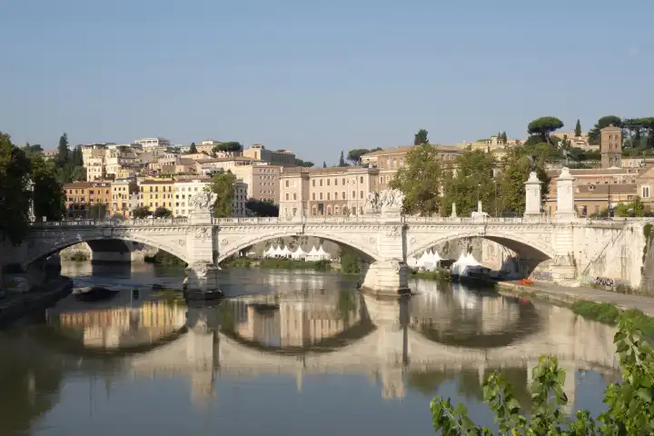 Ponte Vittorio Emanuele II über den Tiber in Rom, Italien