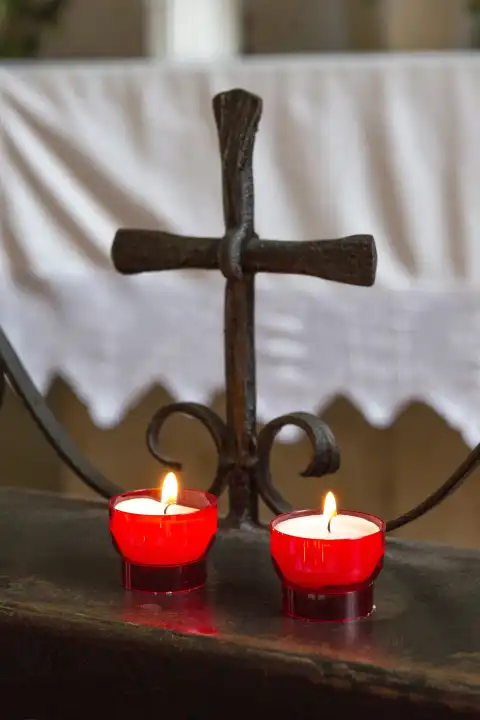 Religion, Kreuz und Kerzen