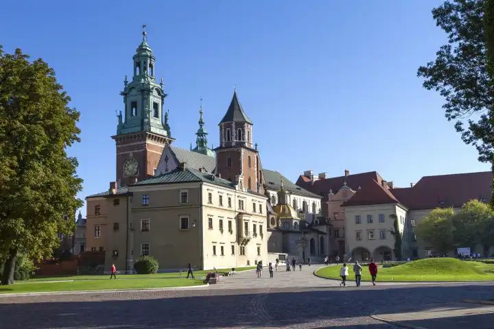 Die Burg Wawel  Kathedralenmuseum Johannes Paul II  und Wawelkathedrale  Krakau  Polen