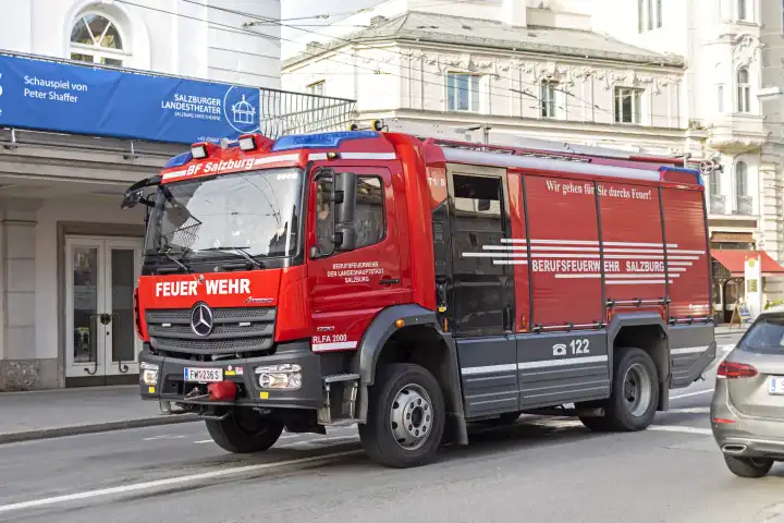 Feuerwehrauto der Berufsfeuerwehr Salzburg Stadt, Österreich