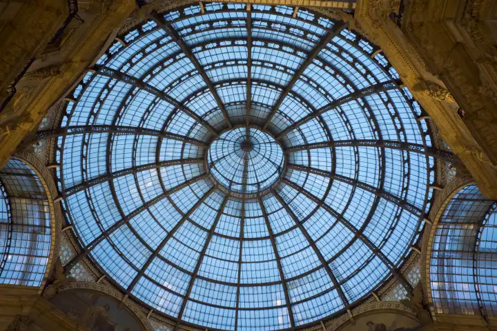 Glaskuppeldach in der Galleria Vittorio Emanuele II , Mailand, Lombardei, Italien, Europa