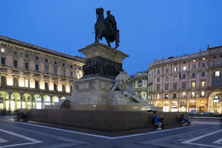 Statue of King Victor Emmanuel II on the Piazza Duomo, Milan, Milano, Lombardy, Italy, Europe