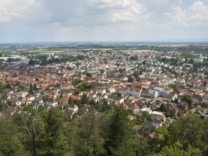 Blick auf Bad Bergzabern, Deutsche Weinstraße, Südpfalz, Rheinland-Pfalz, Deutschland, Europa