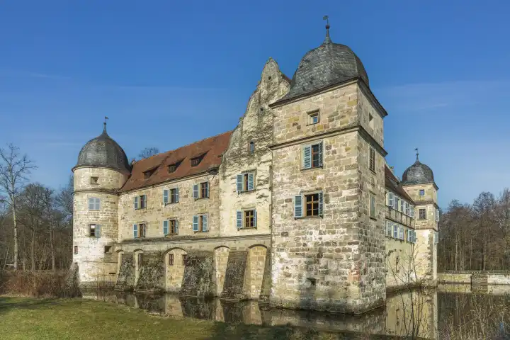 Mitwitz moated castle - east side with moat