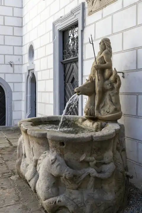 Der Neptunbrunnen im Innenhof des Kernschlosses von Wasserschloss Mitwitz