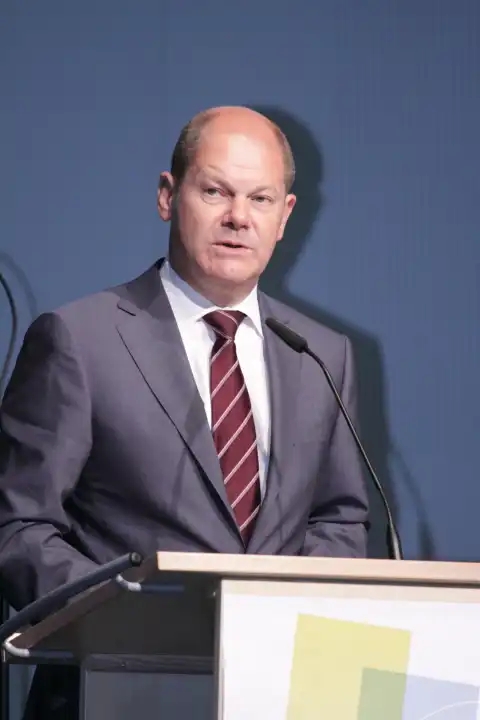 1. mayor of Hamburg Olaf Scholz giving a speech