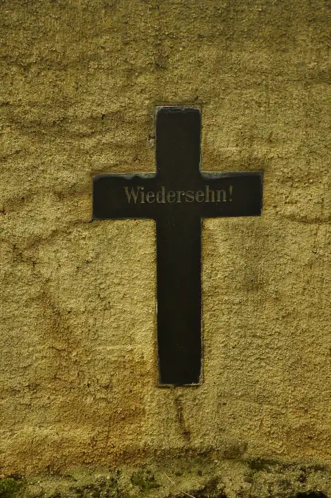 Eingemauertes Kreuz in der Purschwitzer Kirchhofsmauer