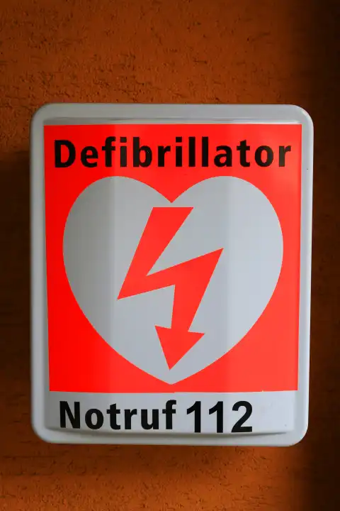 Defibrillator, Notarzt, Hilfe, Rettung, Herzinfarkt, Medizin