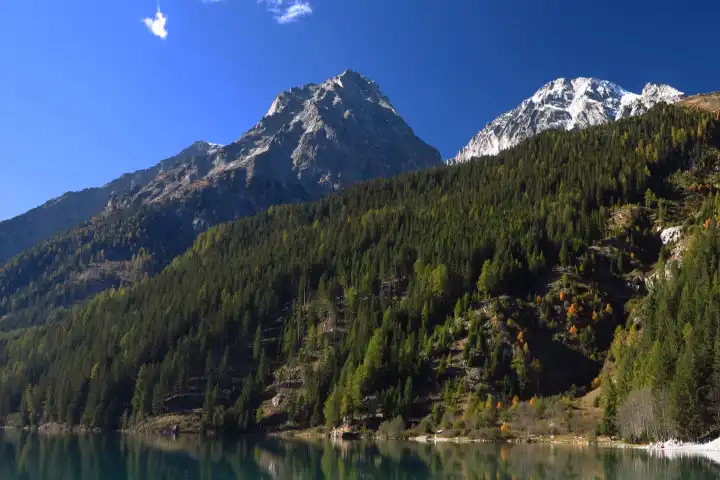 Antholzer See, Südtirol, Tirol, Pustertal, Italien, Alpen, Südalpen, Gebirge, Hochgebirge, Antholz, Bergsee, Urlaub, Bergwandern, Bergsteigen
