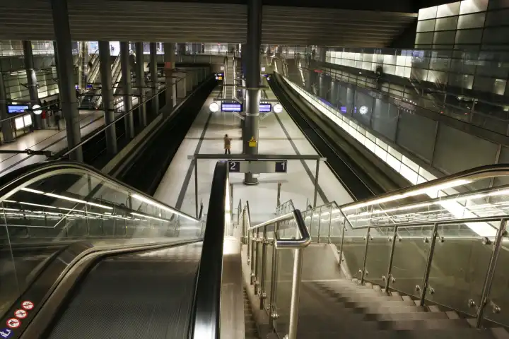 DB, Deutsche Bahn, Station Podsdamer Platz, Berlin, Deutschland, Europa