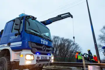 THW, Technical Relief Agency in action at flooding risk in Hamburg Finkenwerder