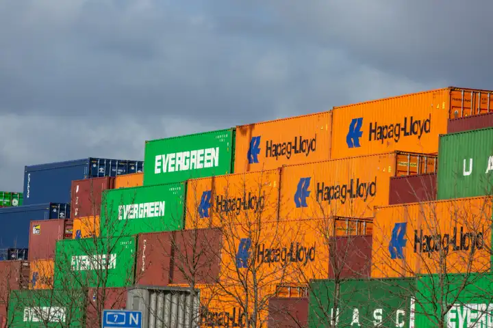 Container stack from Hapag-Lloyd, evergreen, at the container port in Hamburg