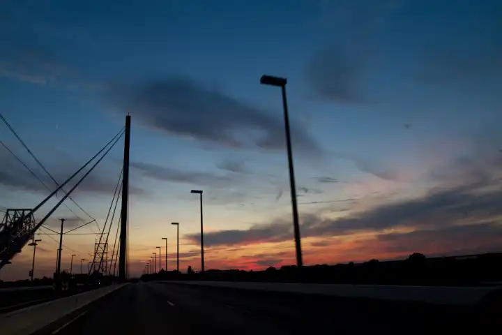 Sonnenuntergang, Autobahn
