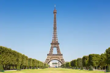Paris  Frankreich   23 Juli 2019: Paris Eiffelturm Eiffel Turm Eiffel Turm Wahrzeichen Reise reisen in Frankreich