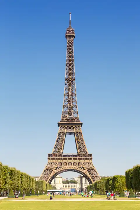 Paris  Frankreich   23 Juli 2019: Paris Eiffelturm Eiffel Turm Eiffel Turm Hochformat Reise reisen in Frankreich
