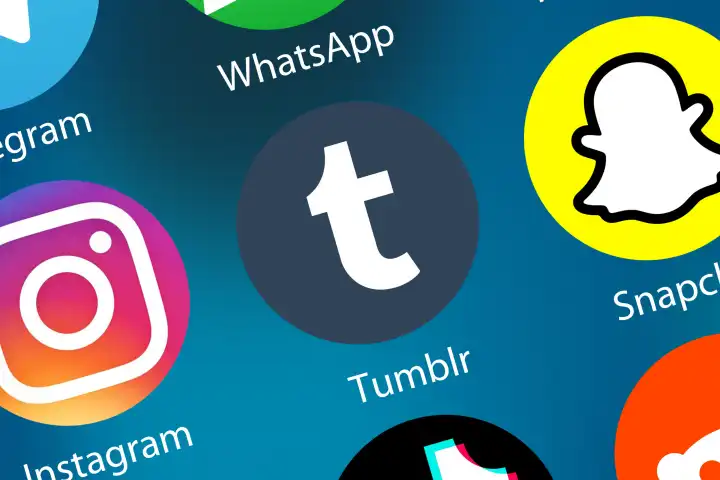 Tumblr Logo soziale Medien Icon soziales Netzwerk im Internet Hintergrund in Deutschland