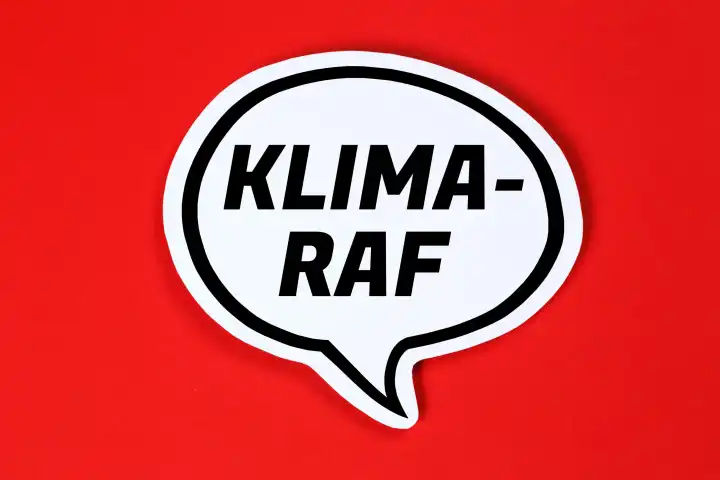 Stuttgart, Deutschland - 29. April 2022: Klima-RAF als abwertender Ausdruck für Klimaaktivisten als Unwort des Jahres in Sprechblase in Stuttgart, Deutschland.