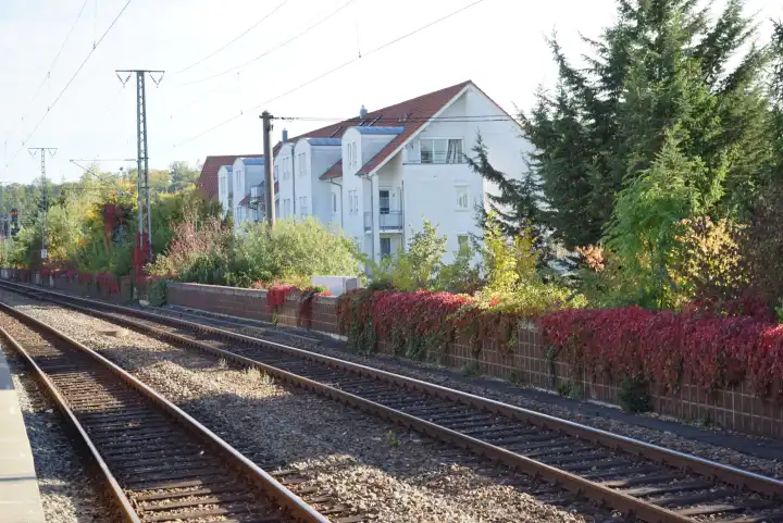 Herbstanfang an S-Bahn-Haltestelle Stuttgart-Rohr