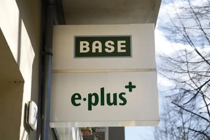 Base E-Plus