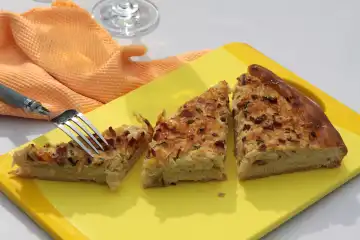 Cake with onion