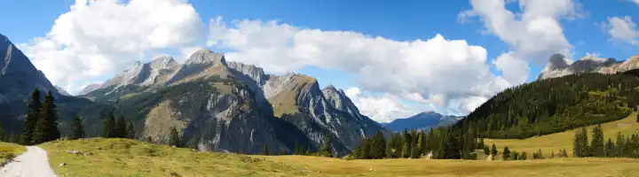 Panorama im Karwendel in der Nähe der Falkenhütte