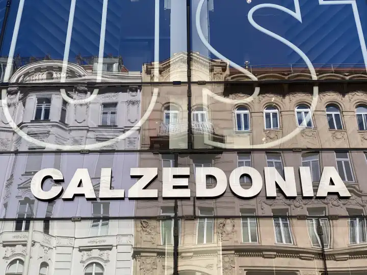 Calzedonia lettering on a building in vienna
