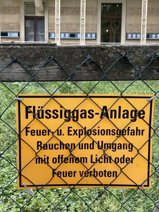 Sign indicating a liquid gas installation