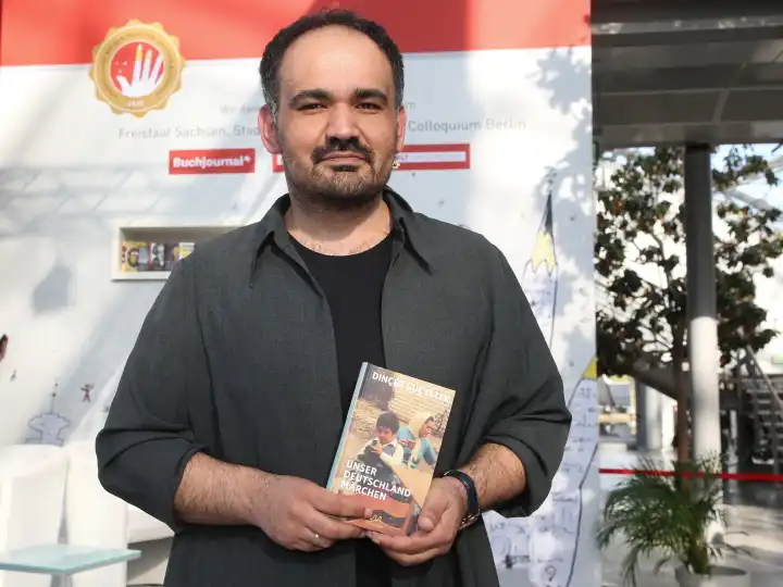 Poet and theater maker Dinçer Güçyeter Prize of the Leipzig Book Fair 2023 Winner in the category of fiction with his debut novel Our German Fairy Tale on 27.04.2023