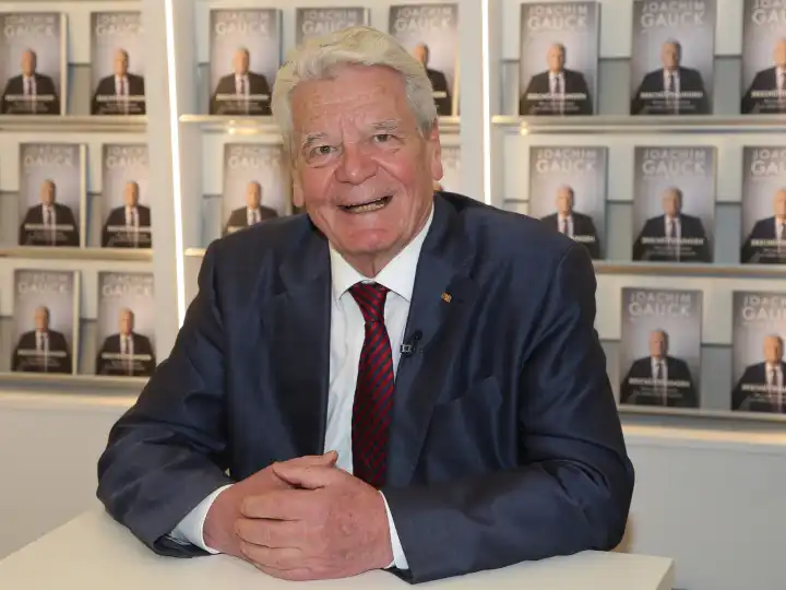 Ex-Bundespräsident Joachim Gauck auf der Leipziger Buchmesse am 27.04.2023