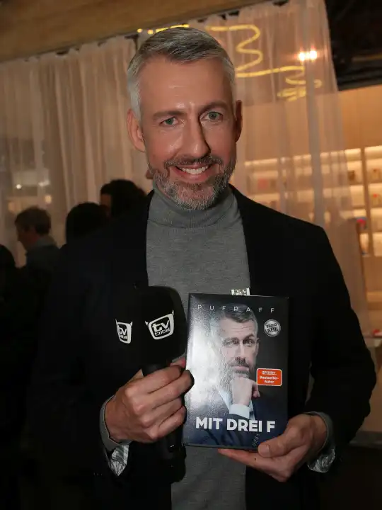 TV-Total presenter Sebastian Pufpaff with his book Pufpaff with three F at the Leipzig Book Fair on 27.04.2023