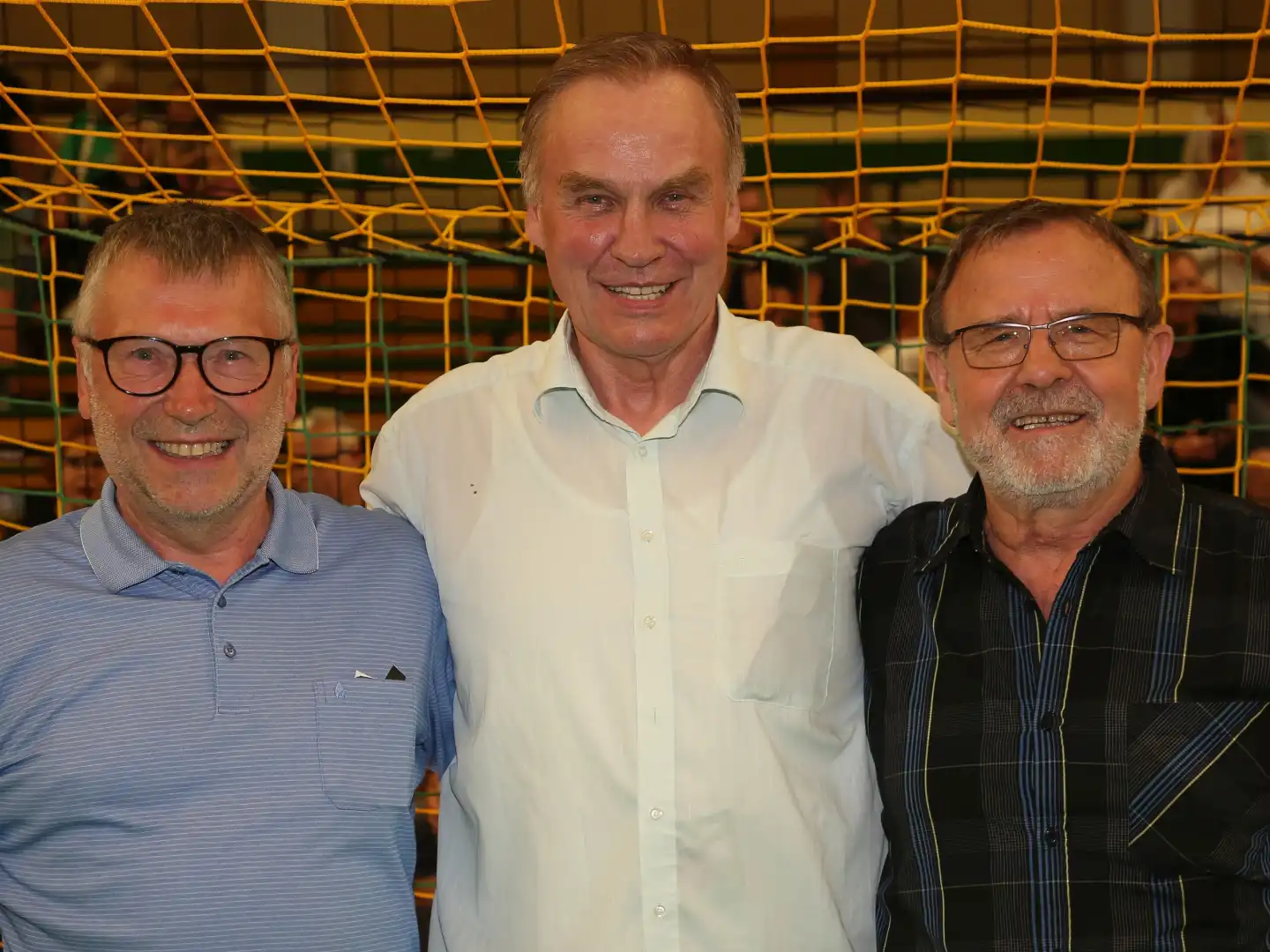 ehemalige DDR Handballspieler Hartmut Krüger,Günter Dreibrodt und Ernst Gerlach vom SC Magdeburg beim Benefiz Allstars Game  2023 in Magdeburg