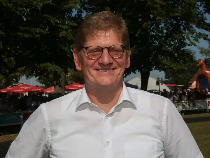 Jens Eckhardt Vorsitzender des Vorstandes Sparkasse MagdeBurg am 09.09.2023 beim 3.Rennen Preis der Sparkasse MagdeBurg auf der Galopprennbahn Magdeburg