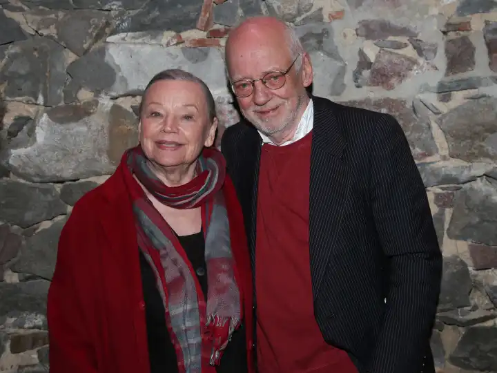 deutsche Schauspielerin Ursula Werner und deutscher Schauspieler Thomas Neumann bei einer Veranstaltung am  06.12.2023 im Moritzhof Magdeburg