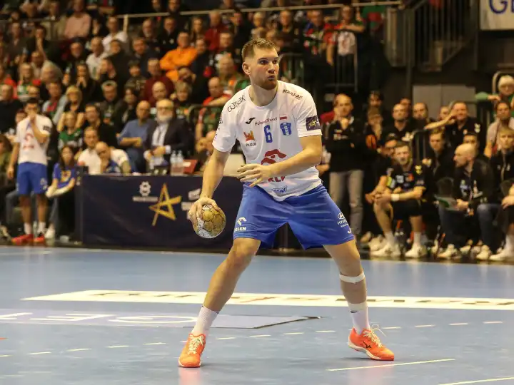kroatischer Handballspieler Tin Lucin (Orlen Wisla Plock) EHF Champions League Saison 2023-24 11.Spieltag SC Magdeburg - Orlen Wisla Plock am 15.02.2024 in der GETEC Arena Magdeburg