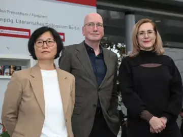 Preisträger Ki-Hyang Lee , Tom Holert und Barbi Marković beim 20.Preis der Leipziger Buchmesse 2024 am 21.03.2024