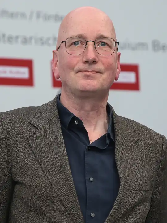 Winner Tom Holert in the non-fiction essay category at the 20th Leipzig Book Fair Prize 2024 on 21.03.2024