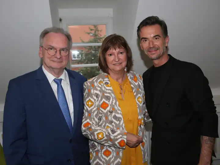 German showmaster Florian Silbereisen and MP Dr. Reiner Haseloff with his wife Gabriele at the children's hospice Pfeiffersche Stiftungen Magdeburg in the music and sensory room "Florian Silbereisen" on 05.04.2024
