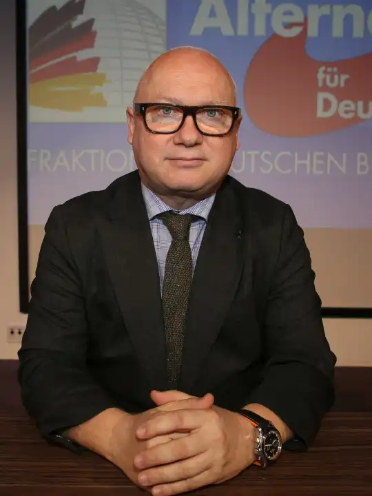 deutscher Politiker Oliver Kirchner Vorsitzender der AfD-Fraktion im Landtag Sachsen-Anhalt beim Bürgerdialog am 26.04.2024 in der Location halber85 in Magdeburg