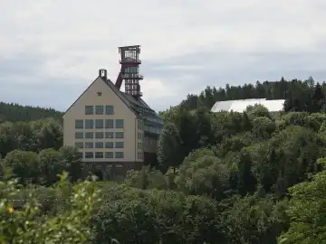 View of the Arno Lippmann shaft in the Europark in Altenberg in summer 2024