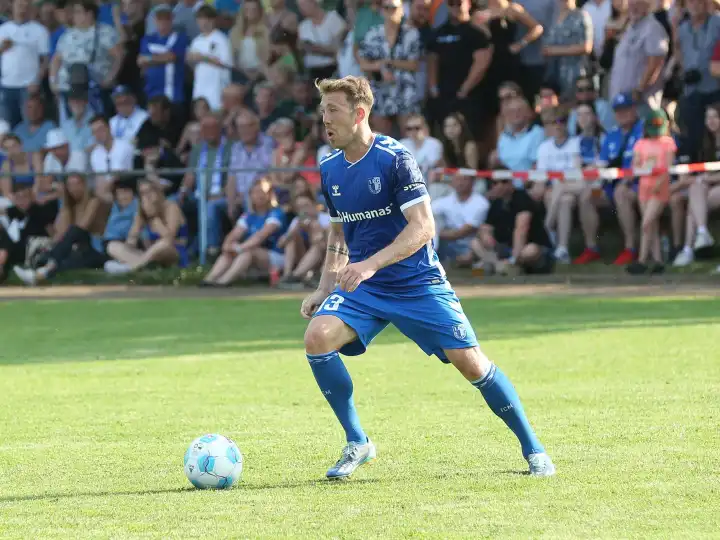 deutscher Fußballspieler Connor Krempicki 1.FC Magdeburg 2.Fußball Bundesliga Saison 2024-25 Testspiel beim Blau Weiss Loburg am 26.06.2024 in Loburg