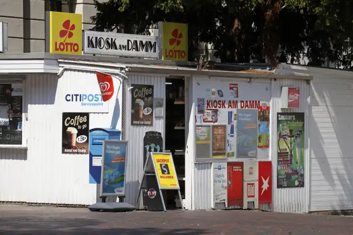 Kiosk, Zeitungen, Lottoannahmestelle, Oldenburg in Oldenburg, Niedersachsen, Deutschland