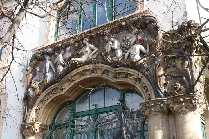 Budapest, Villa Zala, Ödön Lechner 1901, Fries von Györgynek Zala