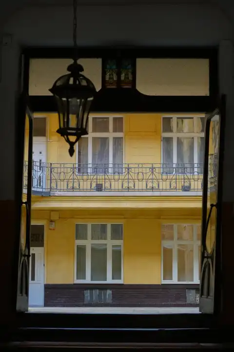 Budapest, Wohnhaus Dembinszky u 44 von Gyula Fodor